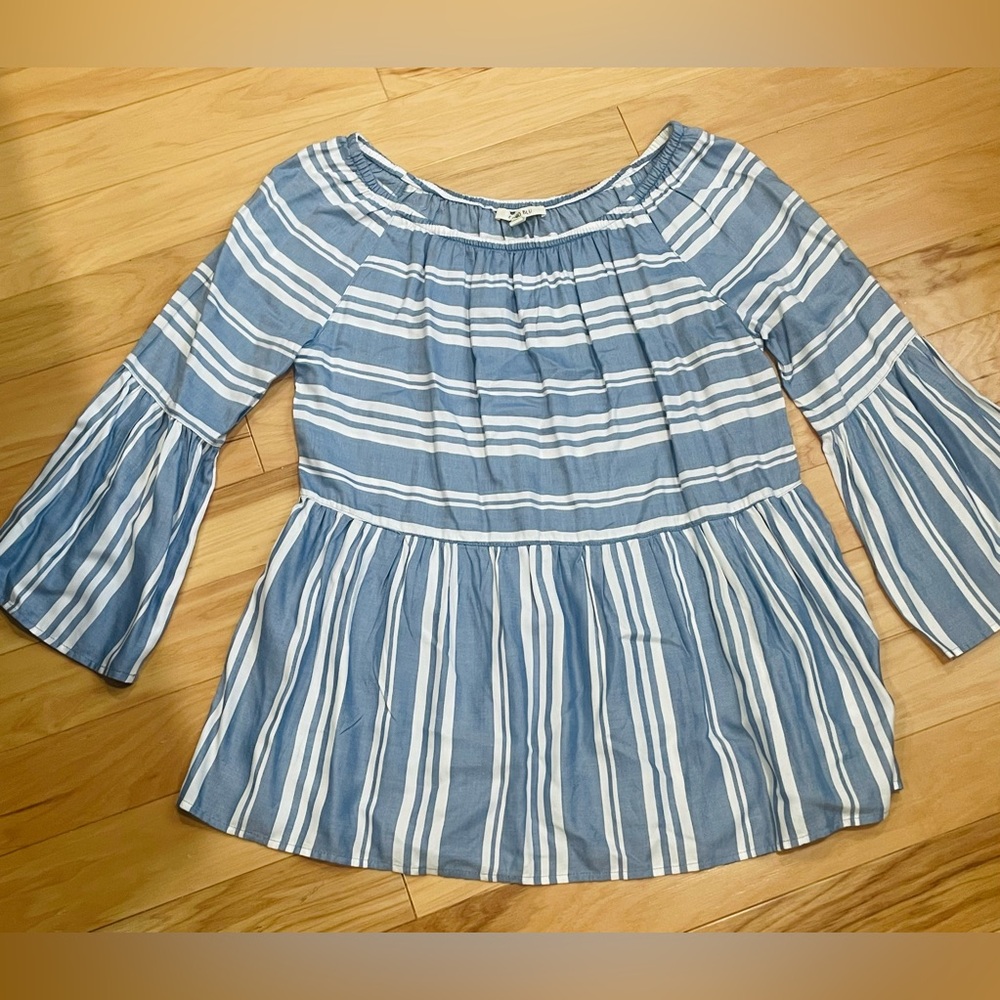 Como Blu Soft Off-The-Shoulder Blouse